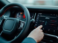 Cómo los sistemas de audio KENWOOD transforman tu experiencia de conducción